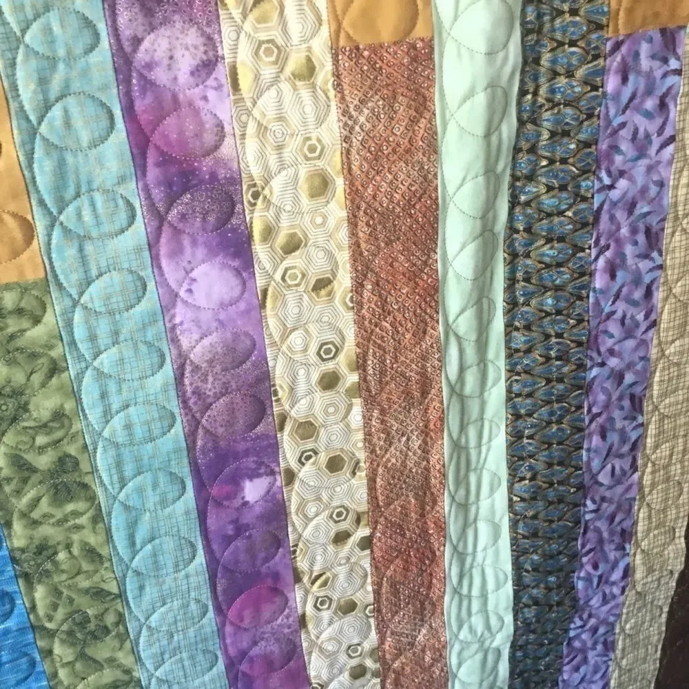 Handmade Quilt & 3 Pillows Set - Picture 7 of 14